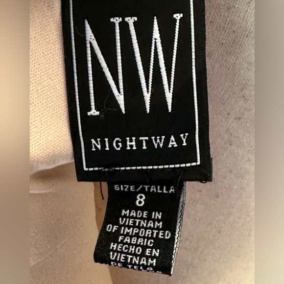 Nightway Short Sleeve V-Neck High-Low Sequin Dress - Gold - size 8 - Picture 8 of 12